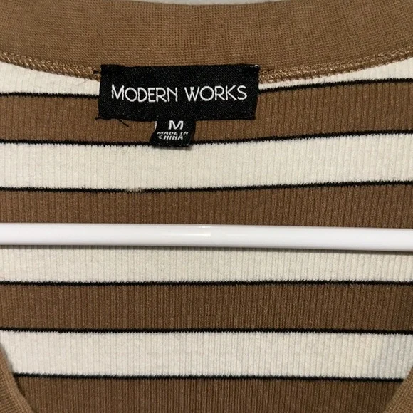 Modern Works Women’s Striped Puff Shoulder Top - Picture 4 of 6